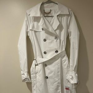 Michael kors white rain coat new with tag size M